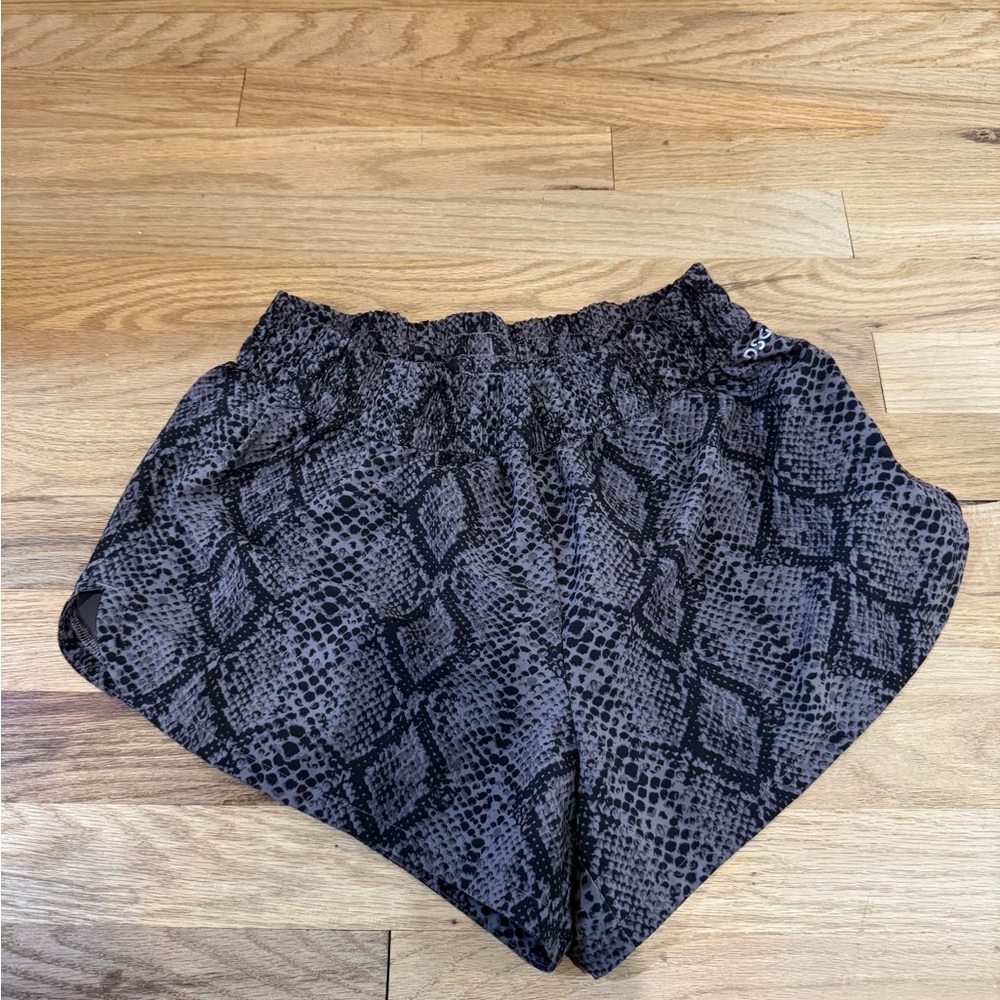 DSG Black Patterned Women's Athletic Shorts